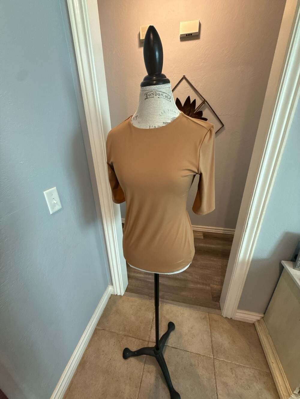 Worthington Women's Tan Short Sleeve Crew Neck Top Size M